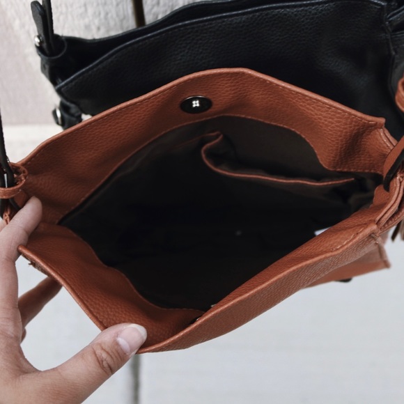 Tassel Crossbody Bag - Desert brown - Picture 2 of 4